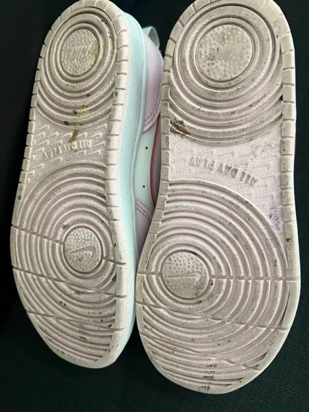 Nike Court Low Top Slip On Athletic Tennis Shoes Size 2Y 2 Youth